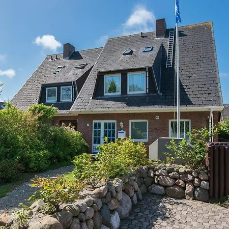 Blaue Erdgeschoss * Wenningstedt-Braderup