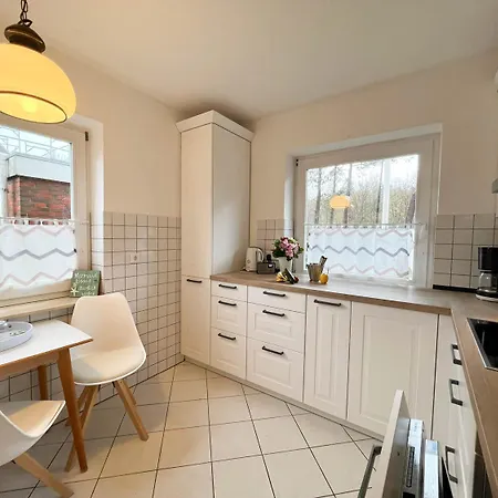 Blaue Erdgeschoss * Wenningstedt-Braderup