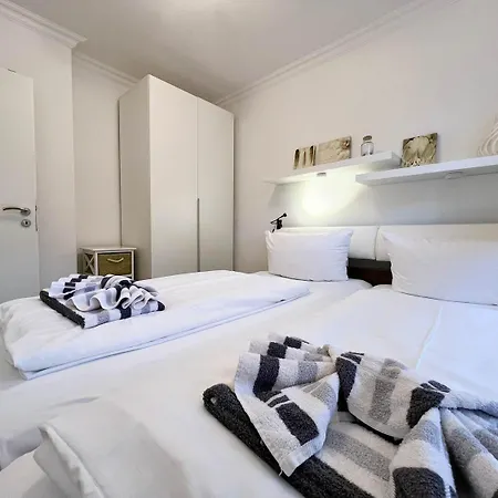Blaue Erdgeschoss Apartman *